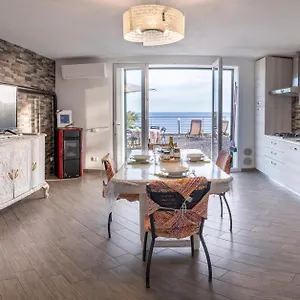 https://casa-ciapin.hotelitalianriviera.com